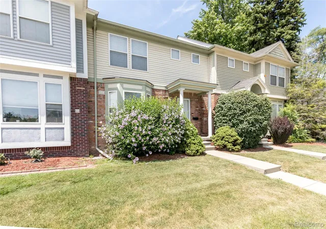 2nd image of 2723 Grayson St, Ferndale City Oakland, MI 48220 | MLS# 20261067207