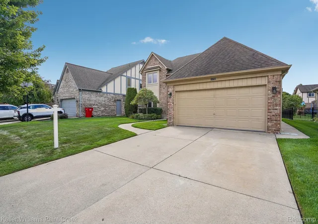 Photo 4 of Single family home for sale at 15792 Constitution Dr, Macomb Township Macomb, MI 48044 | MLS# 20261067214 | Listing updated on 2026-08-23