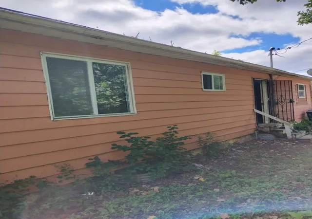 Photo 3 of Single family home for sale at 6701 Dana Ln, Flint City Genesee, MI 48504 | MLS# 66026044472 | Listing updated on 2026-08-24