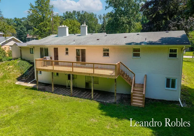 4th image of 3841 Wedgewood Dr Sw, Wyoming City Kent, MI 49519 | MLS# 65026044480