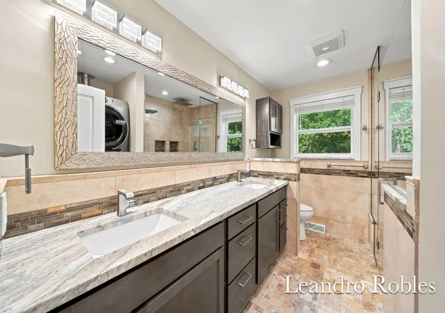 5th image of 3841 Wedgewood Dr Sw, Wyoming City Kent, MI 49519 | MLS# 65026044480