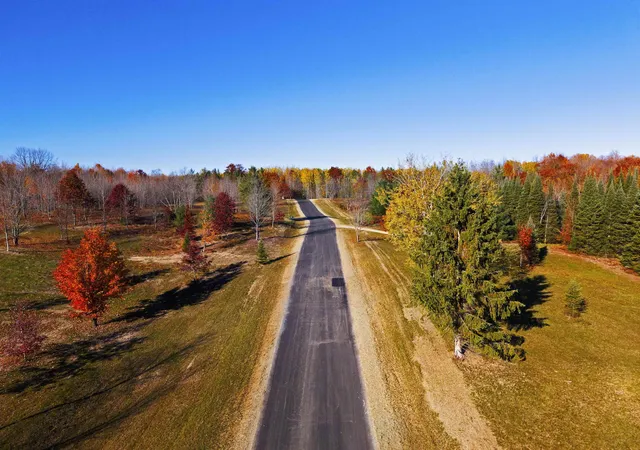 5th image of 10598 Sw Pine Ridge Dr, Springfield Township Kalkaska, MI 49633 | MLS# 78080072695