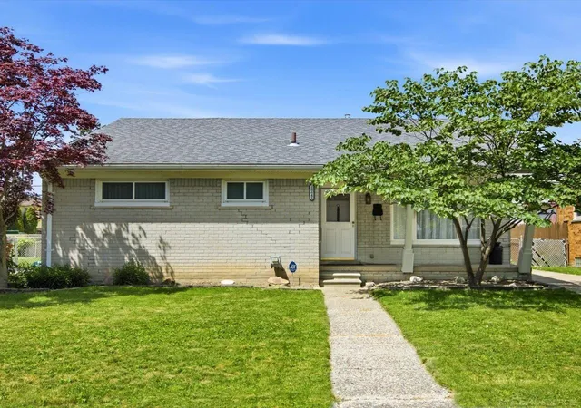 1st image of 28641 Jahns Dr, Roseville City Macomb, MI 48066 | MLS# 58050219481