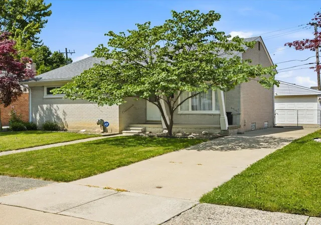2nd image of 28641 Jahns Dr, Roseville City Macomb, MI 48066 | MLS# 58050219481
