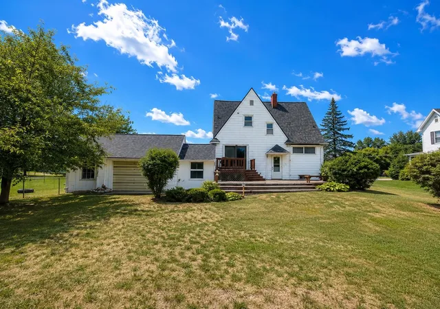Photo 2 of Single family home for sale at 2196 S Dye Rd, Flint Charter Township Genesee, MI 48532 | MLS# 5050219483 | Listing updated on 2026-09-09
