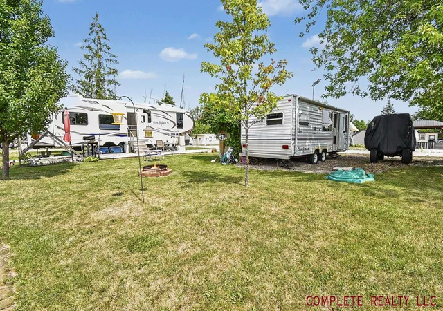 3rd image of 831 S Main (Unit 142 And Unit 143) St, Au Gres City Arenac, MI 48703 | MLS# 5050219489