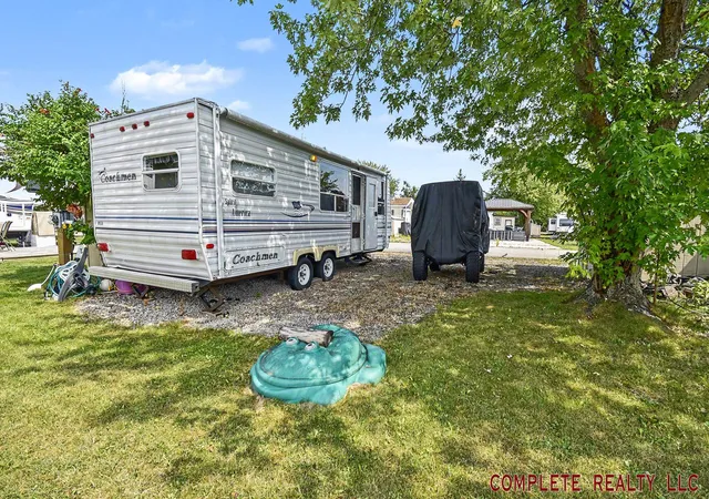 4th image of 831 S Main (Unit 142 And Unit 143) St, Au Gres City Arenac, MI 48703 | MLS# 5050219489