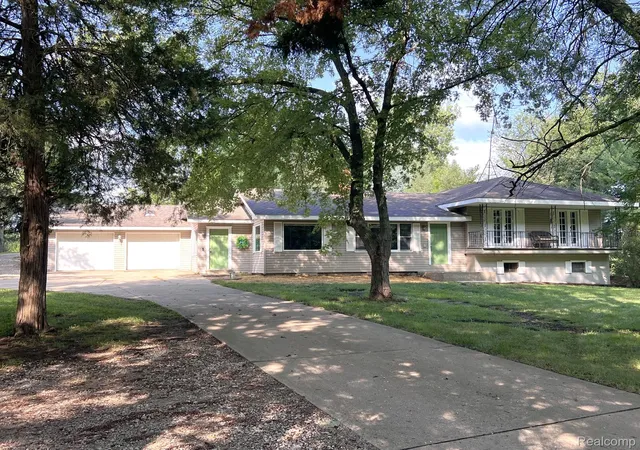 Photo 2 of Single family home for sale at 4200 State Rd, Shiawassee Township Shiawassee, MI 48429 | MLS# 20261067249 | Listing updated on 2026-08-25