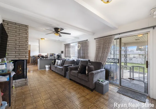 Photo 3 of Single family home for sale at 1841 Springfield St, Flint City Genesee, MI 48503 | MLS# 65026044489 | Listing updated on 2026-08-26