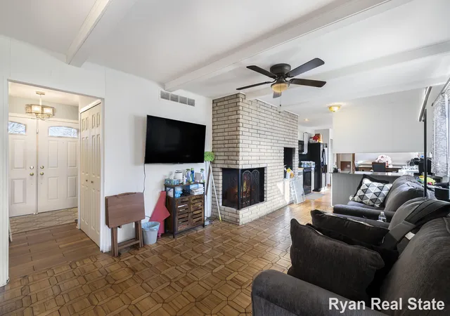 Photo 4 of Single family home for sale at 1841 Springfield St, Flint City Genesee, MI 48503 | MLS# 65026044489 | Listing updated on 2026-08-26