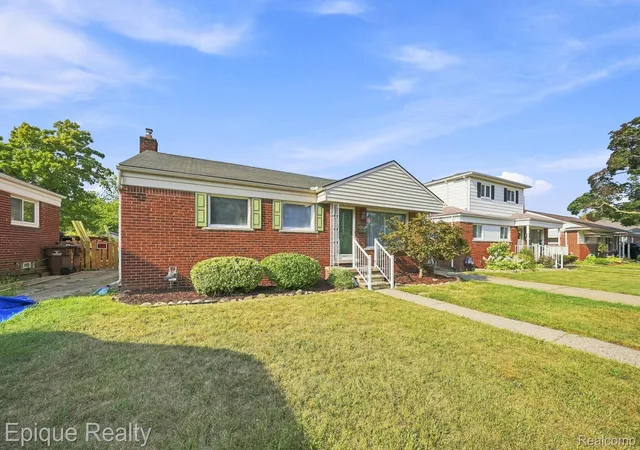 2nd image of 32980 Rosslyn Ave, Garden City City Wayne, MI 48135 | MLS# 20261067255