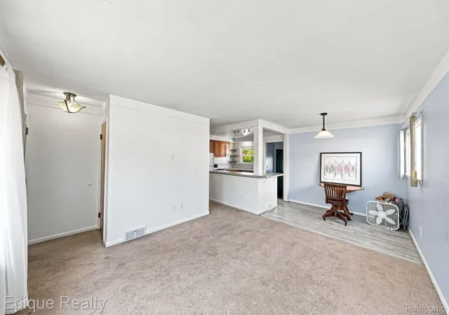 4th image of 32980 Rosslyn Ave, Garden City City Wayne, MI 48135 | MLS# 20261067255