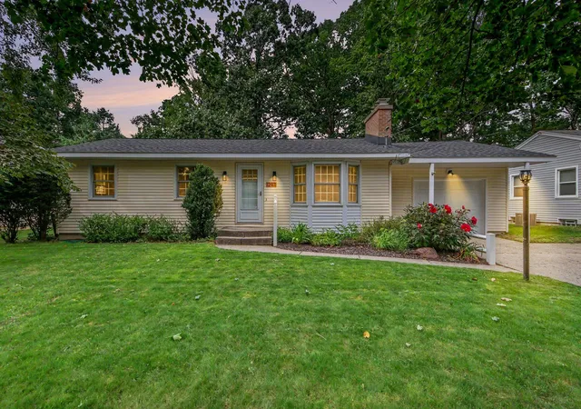 1st image of 1297 Katrina Dr Se, Kentwood City Kent, MI 49508 | MLS# 65026044491