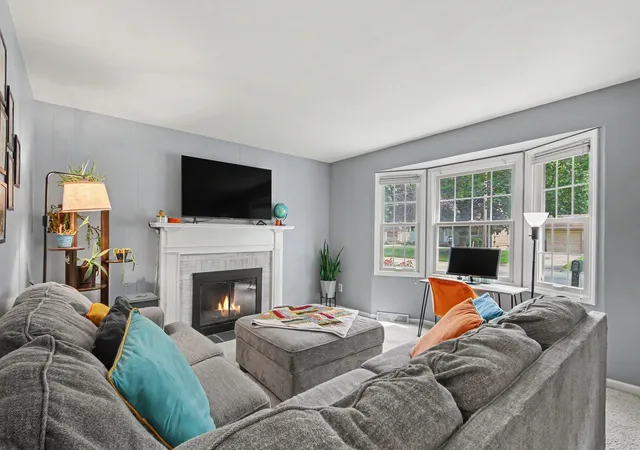 4th image of 1297 Katrina Dr Se, Kentwood City Kent, MI 49508 | MLS# 65026044491