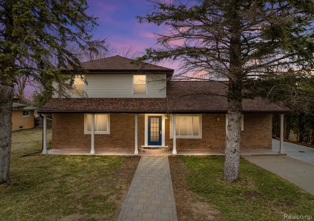 Photo 3 of Single family home for sale at 498 South Blvd W, Rochester Hills City Oakland, MI 48307 | MLS# 20261067261 | Listing updated on 2026-08-24
