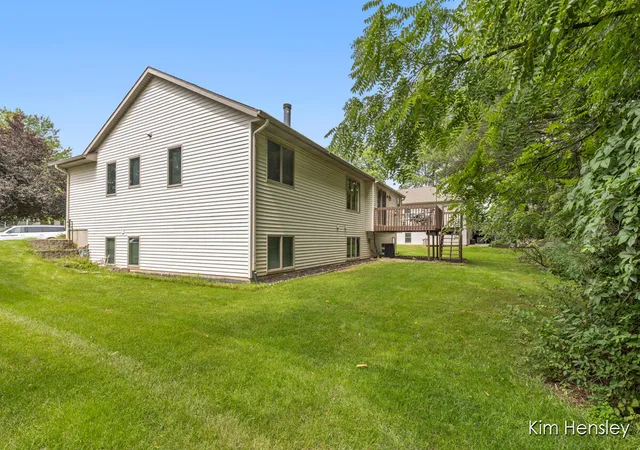 24th image of 2020 Burton Knoll Ct Se, Kentwood City Kent, MI 49546 | MLS# 65026044493
