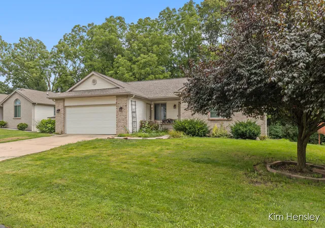 2nd image of 2020 Burton Knoll Ct Se, Kentwood City Kent, MI 49546 | MLS# 65026044493