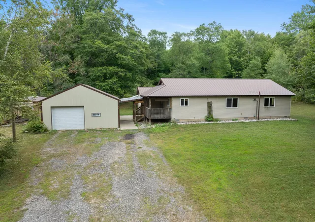 Photo 2 of Single family home for sale at 11642 S Woodland Dr, Richland Township Missaukee, MI 49601 | MLS# 65026044496 | Listing updated on 2026-08-22
