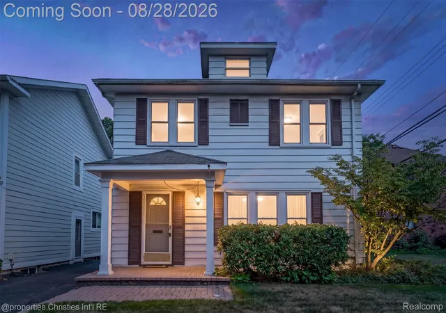 Photo 5 of Single family home for sale at 1051 Henrietta St, Birmingham City Oakland, MI 48009 | MLS# 20261067268 | Listing updated on 2026-08-28