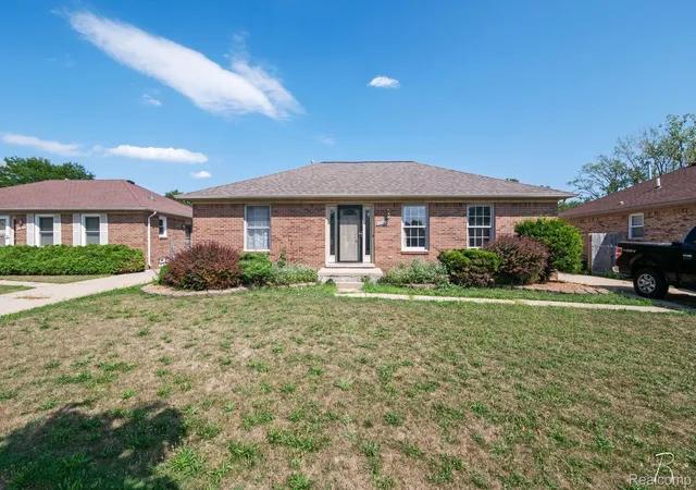 Photo 1 of Sale Pending at 32320 Warner Ct, Warren City Macomb, MI 48092 | MLS# 20261067279 | Listing updated on 2026-09-13