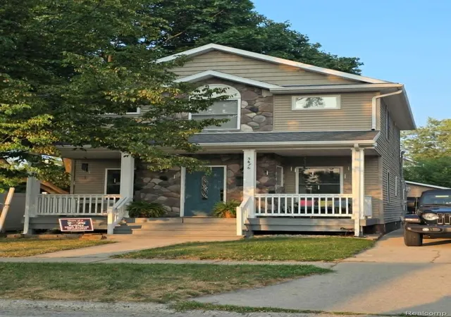 Photo 1 of Single family home for sale at 3676 Phillips Ave, Berkley City Oakland, MI 48072 | MLS# 20261067291 | Listing updated on 2026-09-03