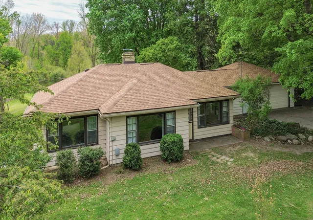 2nd image of 59021 County Road 215, Lawrence Township Van Buren, MI 49064 | MLS# 69026044512