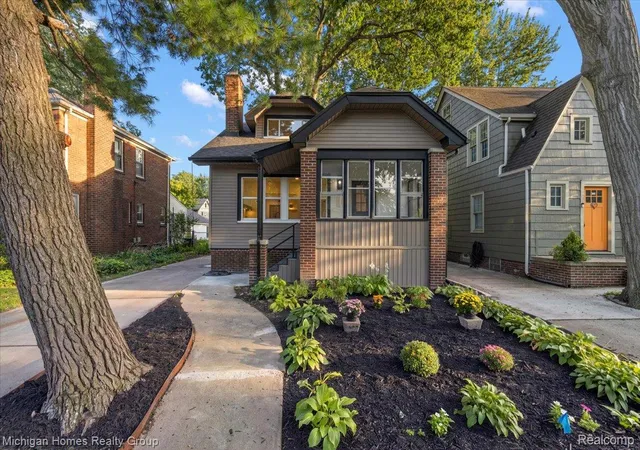 2nd image of 62 Wellesley Dr Dr, Pleasant Ridge City Oakland, MI 48069 | MLS# 20261067304