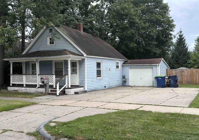 Photo 2 of Single family home for sale at 2012 Marsac St, Bay City City Bay, MI 48708 | MLS# 61050219505 | Listing updated on 2026-09-15