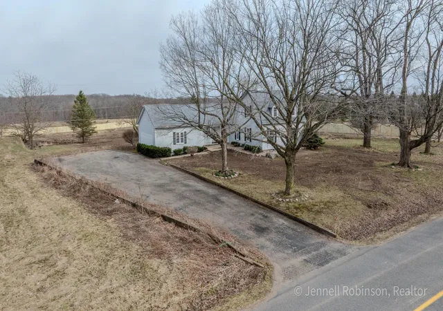 Photo 3 of Single family home for sale at 7154 Morse Lake Ave Se, Bowne Township Kent, MI 49302 | MLS# 66026044518 | Listing updated on 2026-09-02