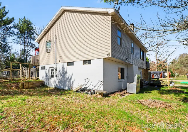 3rd image of 1889 E 40Th St, Everett Township Newaygo, MI 49349 | MLS# 65026044523