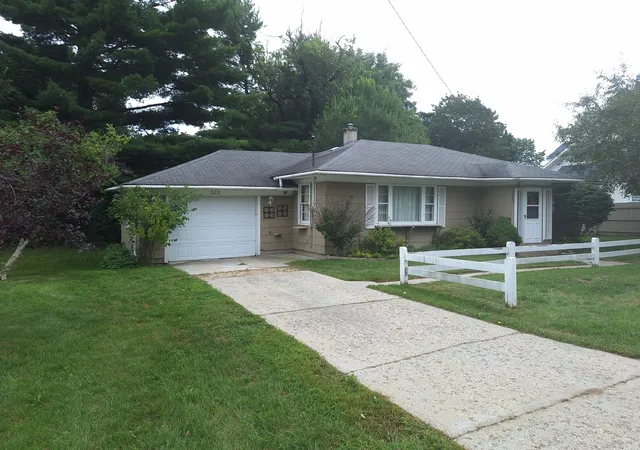 1st image of 322 N Higbee St, Reed City City Osceola, MI 49677 | MLS# 72026044525