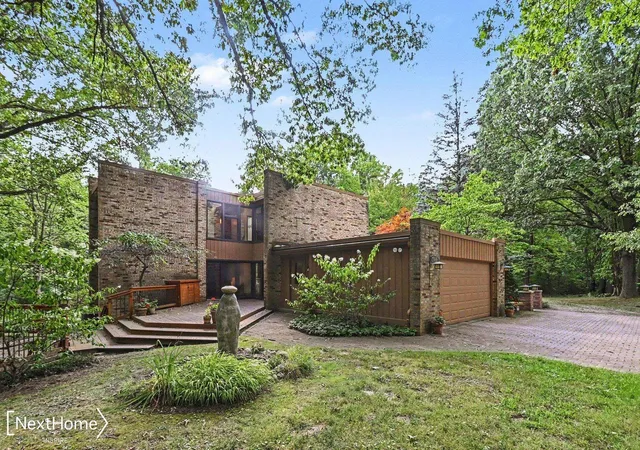1st image of 785 S Van Rd, Groveland Township Oakland, MI 48442 | MLS# 5050219509