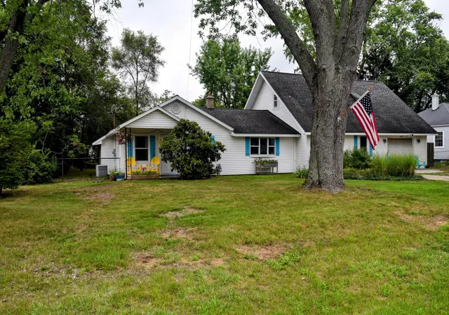 Photo 1 of Single family home for sale at 1080 Bellway Ave, Norton Shores City Muskegon, MI 49441 | MLS# 65026044535 | Listing updated on 2026-09-11