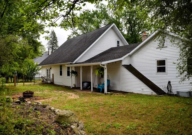 Photo 3 of Single family home for sale at 1080 Bellway Ave, Norton Shores City Muskegon, MI 49441 | MLS# 65026044535 | Listing updated on 2026-09-11