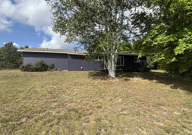 Photo 2 of Single family home for sale at 6105 Meyers Rd, Excelsior Township Kalkaska, MI 49646 | MLS# 78080072708 | Listing updated on 2026-08-29
