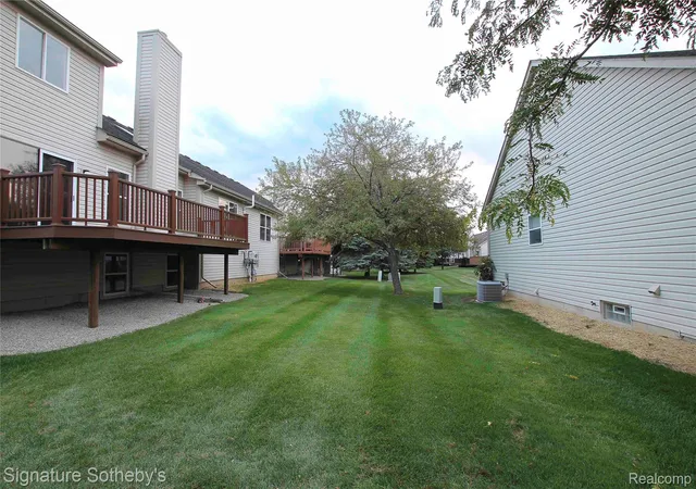 Photo 3 of Condo for sale at 487 Woodvale Dr, Commerce Charter Township Oakland, MI 48390 | MLS# 20261067352 | Listing updated on 2026-09-01