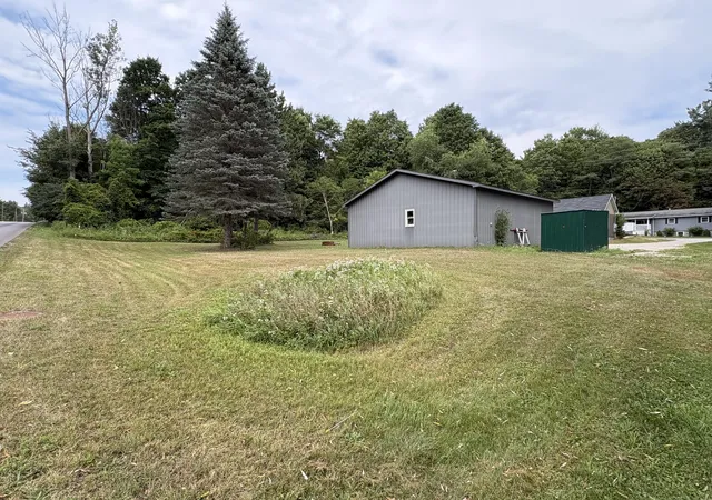 Photo 4 of Single family home for sale at 807 Josephine St, East Jordan City Charlevoix, MI 49727 | MLS# 64026044543 | Listing updated on 2026-09-12