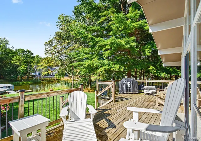 4th image of 9647 Shore Dr, Caseville Township Huron, MI 48755 | MLS# 20261067362
