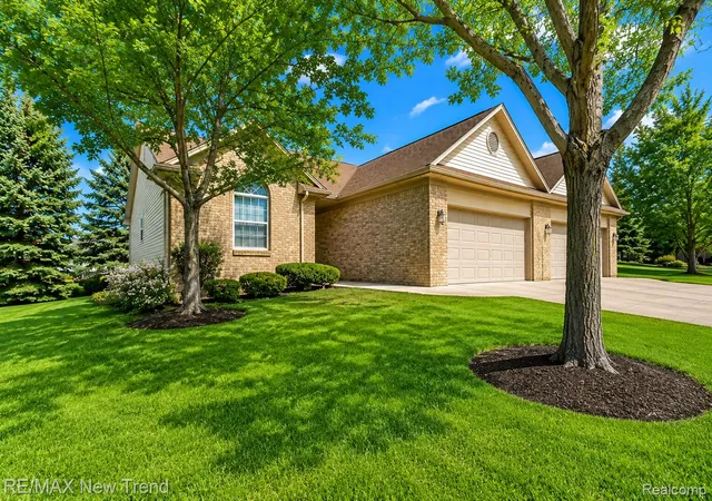 Photo 1 of Sale Pending at 2191 Pleasant Dr, Commerce Charter Township Oakland, MI 48390 | MLS# 20261067370 | Listing updated on 2026-09-05