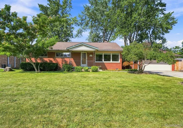 Photo 1 of Single family home for sale at 14370 Helen St, Southgate City Wayne, MI 48195 | MLS# 20261067373 | Listing updated on 2026-09-04