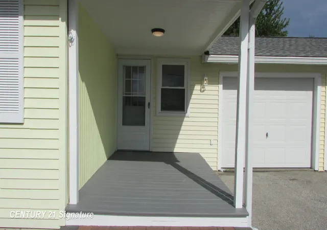 Photo 2 of Single family home for sale at 7417 Mackinaw Rd, Bay City City Bay, MI 48706 | MLS# 61050219520 | Listing updated on 2026-09-02