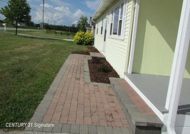 Photo 3 of Single family home for sale at 7417 Mackinaw Rd, Bay City City Bay, MI 48706 | MLS# 61050219520 | Listing updated on 2026-09-02