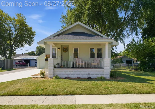 Photo 1 of Sale Pending at 33 W Wabash Ave, Belleville City Wayne, MI 48111 | MLS# 20261067378 | Listing updated on 2026-08-31