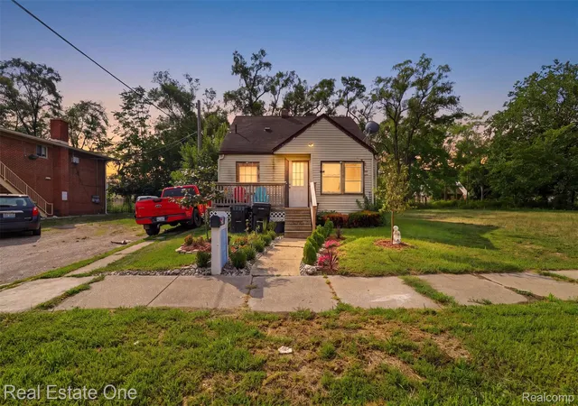 Photo 2 of Single family home for sale at 14320 Maiden St, Detroit City Wayne, MI 48213 | MLS# 20261067383 | Listing updated on 2026-08-27