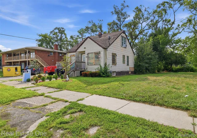 Photo 3 of Single family home for sale at 14320 Maiden St, Detroit City Wayne, MI 48213 | MLS# 20261067383 | Listing updated on 2026-08-27