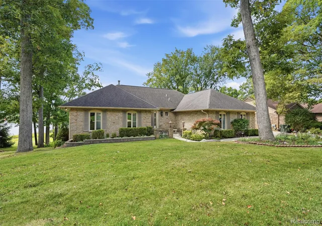 Photo 2 of Single family home for sale at 152 Overlake, Lake Orion Village Oakland, MI 48362 | MLS# 20261067385 | Listing updated on 2026-09-04