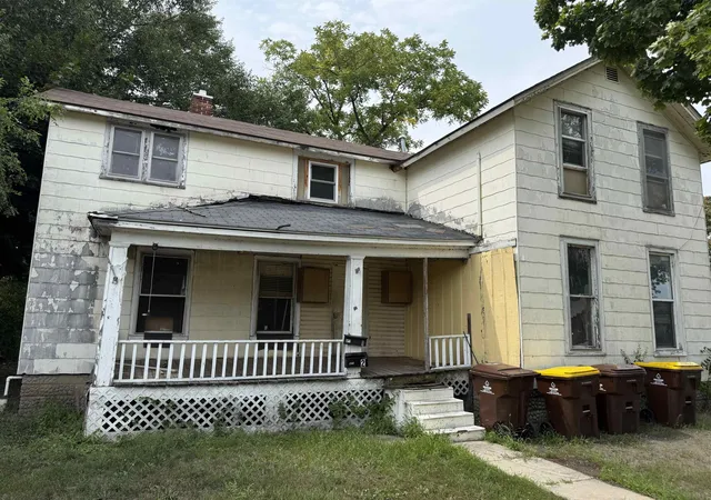 2nd image of 221 Woodworth Ave, Alma City Gratiot, MI 48801 | MLS# 79080072716
