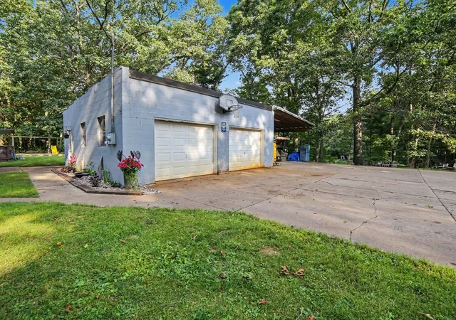 Photo 3 of Single family home for sale at 5690 White Rd, Egelston Township Muskegon, MI 49442 | MLS# 72026044569 | Listing updated on 2026-08-23