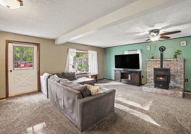 Photo 4 of Single family home for sale at 5690 White Rd, Egelston Township Muskegon, MI 49442 | MLS# 72026044569 | Listing updated on 2026-08-23