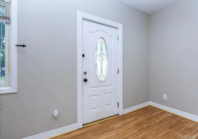 5th image of 172 Higgins St, Lapeer City Lapeer, MI 48446 | MLS# 20261067410